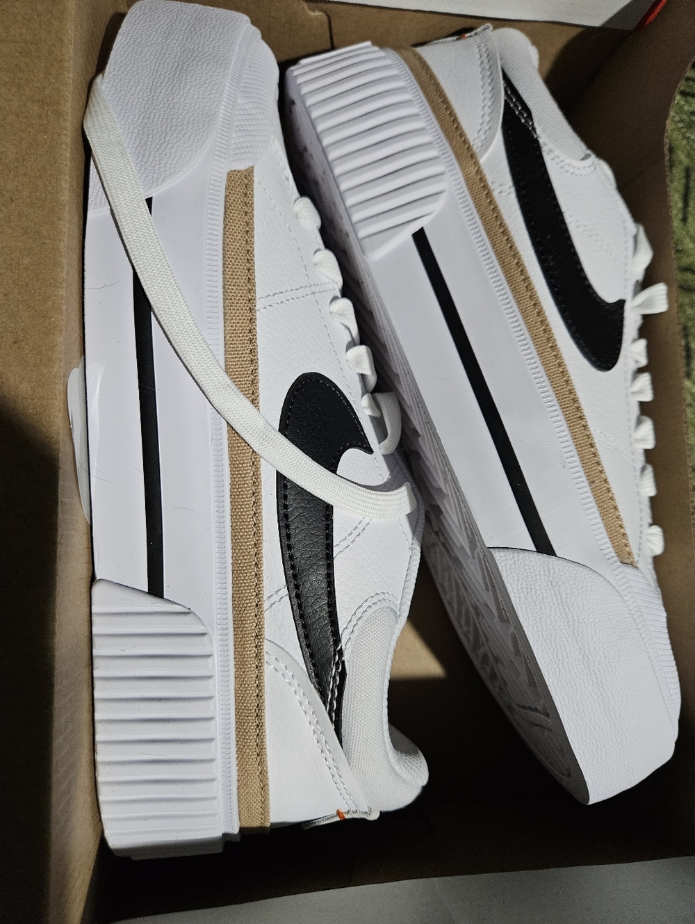 Nike Legacy Court Size 7